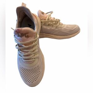 APL Women's Techloom Tracer Warm Silk/Almond/Tie Dye Size 6